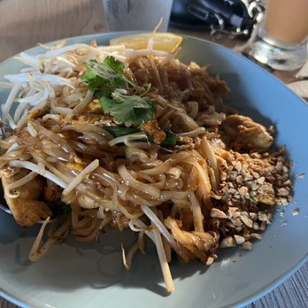White Elephant - Pad Thai with Chicken - Thai Near Me - San Diego, California White Elephant - Pad Thai with Chicken - Thai Near Me - San Diego, California