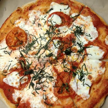La Tour Cafe - Margherita pizza - Cafes Near Me - Honolulu, Hawaii