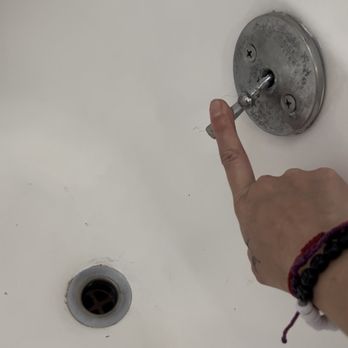Eco Plumbing - the old drain / plug vs the new - Plumbing Near Me - Los Angeles, California Eco Plumbing - the old drain / plug vs the new - Plumbing Near Me - Los Angeles, California
