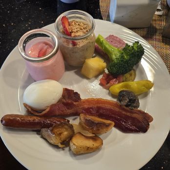 Riverview Bar and Grill - Yogurt, cold oatmeal, veggies, boiled egg, bacon, sausage, potatoes - Bars Near Me - Miami, Florida Riverview Bar and Grill - Yogurt, cold oatmeal, veggies, boiled egg, bacon, sausage, potatoes - Bars Near Me - Miami, Florida