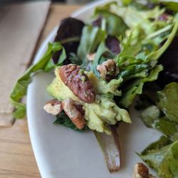 la Madeleine - Wilted greens,dried out pecans, brown avocado does not an appetizing salad make