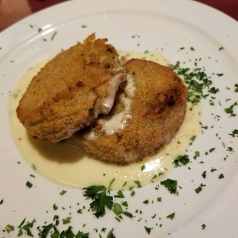 Sans Souci - Crab cake appetizer - American Near Me - Meriden, Connecticut Sans Souci - Crab cake appetizer - American Near Me - Meriden, Connecticut