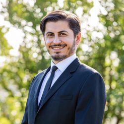 Parham Akhavan, DDS