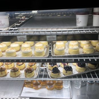 Magnolia Bakery - Bakeries Near Me - Chicago, Illinois