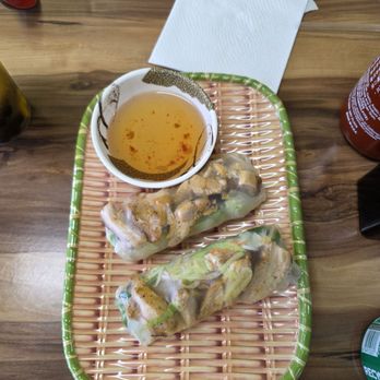 Saigon Fresh - Chicken summer roll with fish sauce - Bubble Tea Near Me - Clermont, Florida