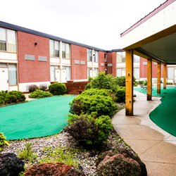 Boarders Inn & Suites by Cobblestone Hotels -  Grand Island - Courtyard