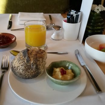 Louis Hotel - Breakfast at Louis hotel - Hotels Near Me - Munich, BY