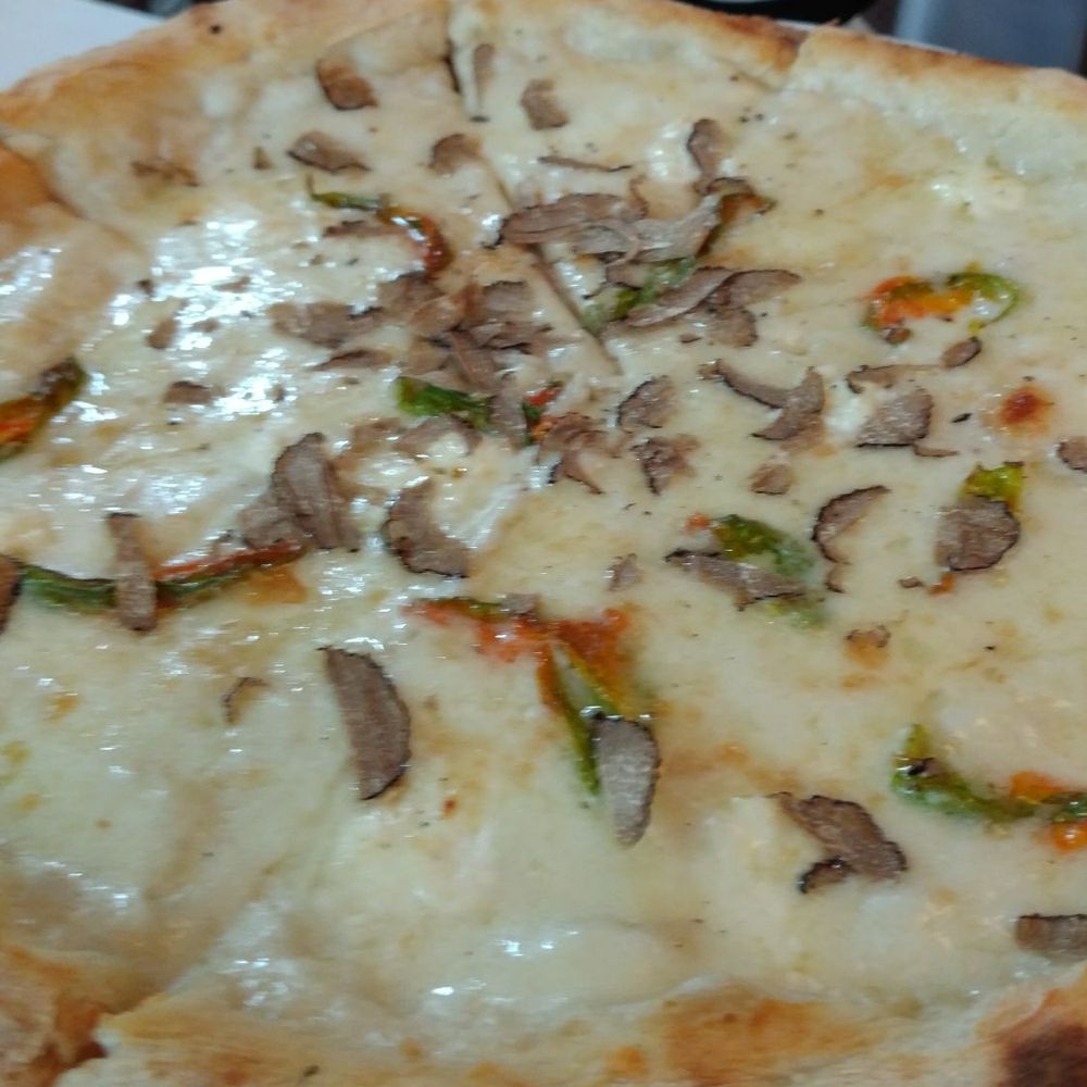 Pizza with truffles