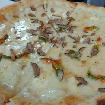 Cecconi's - Pizza with truffles - Italian Near Me - Barcelona, B Cecconi's - Pizza with truffles - Italian Near Me - Barcelona, B