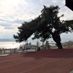 Şelale Park Cafe - Bahçeden körfez manzarası