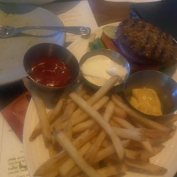 Earls Kitchen + Bar - Garden Burger with fries - New American Near Me - Fort Lauderdale, Florida