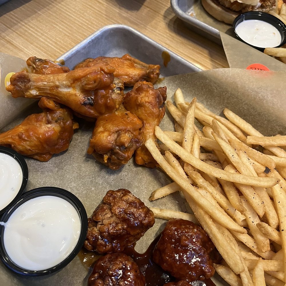 Buffalo Wild Wings - Cold food, soggy wings - Chicken Wings Near Me - Turlock, California Buffalo Wild Wings - Cold food, soggy wings - Chicken Wings Near Me - Turlock, California