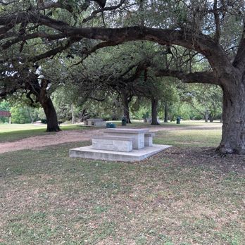Westside Park - Tree covered picnic area - Parks Near Me - Marble Falls, Texas Westside Park - Tree covered picnic area - Parks Near Me - Marble Falls, Texas
