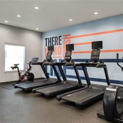 Hampton Inn Lake Charles - Health club fitness center gym