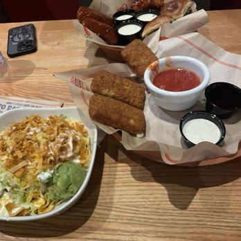 Chili's - tex Chipotle Fresh Mex Bowl + Fried Mozzarella + Triple Dipper - Bars Near Me - Altoona, Pennsylvania