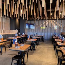 Mecha Noodle Bar - Dining area