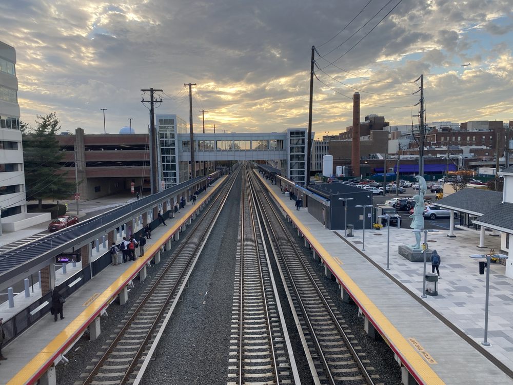 MINEOLA TRAIN STATION Updated October 2024 62 Photos & 30 Reviews