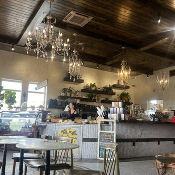 FeelLove Coffee - Unique, modern Victorian aesthetic - Coffee & Tea Near Me - St. George, Utah