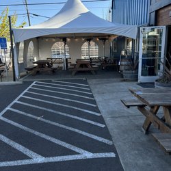 Black Market BBQ - Great tent out of the sun!