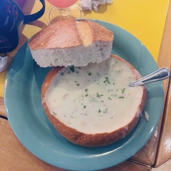 Wipeout Bar & Grill - Clam chowder is a bread bowl - Burgers Near Me - San Francisco, California Wipeout Bar & Grill - Clam chowder is a bread bowl - Burgers Near Me - San Francisco, California