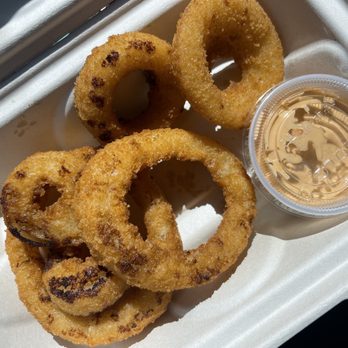 Corner Table - 7$ Onion rings - Breakfast & Brunch Near Me - Redwood City, California