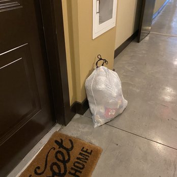 The Cayman Las Colinas - Neighbors trash - Apartments Near Me - Las Colinas, Texas
