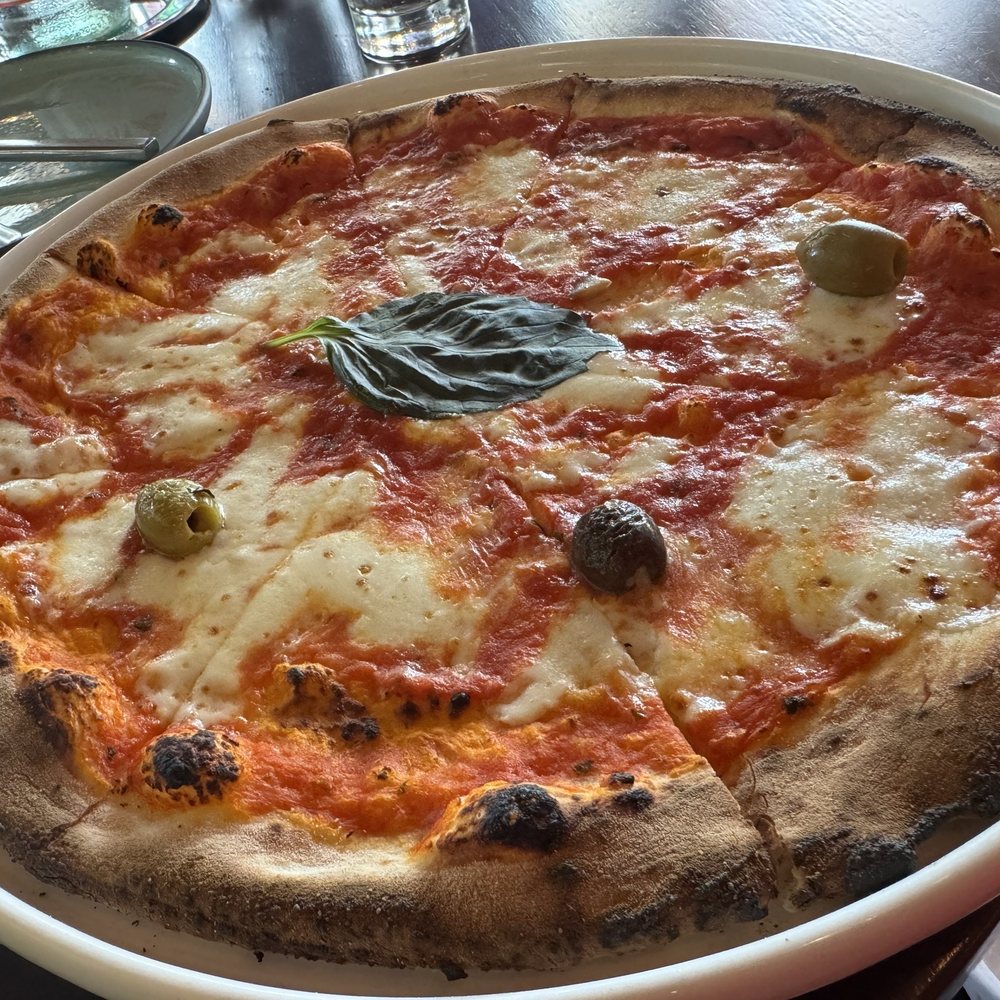 Serafina Miami - Margarita Pizza - Italian Near Me - Aventura, Florida Serafina Miami - Margarita Pizza - Italian Near Me - Aventura, Florida