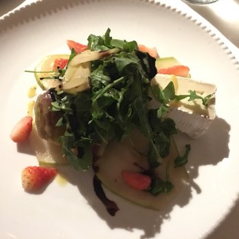 Bistro Teresa - Fig and Pear Salad...with more cheese! - Bistros Near Me - Puerto Vallarta, JAL Bistro Teresa - Fig and Pear Salad...with more cheese! - Bistros Near Me - Puerto Vallarta, JAL