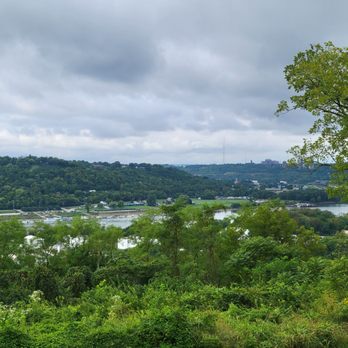 Alms Park - View of river from pergola - Parks Near Me - Cincinnati, Ohio