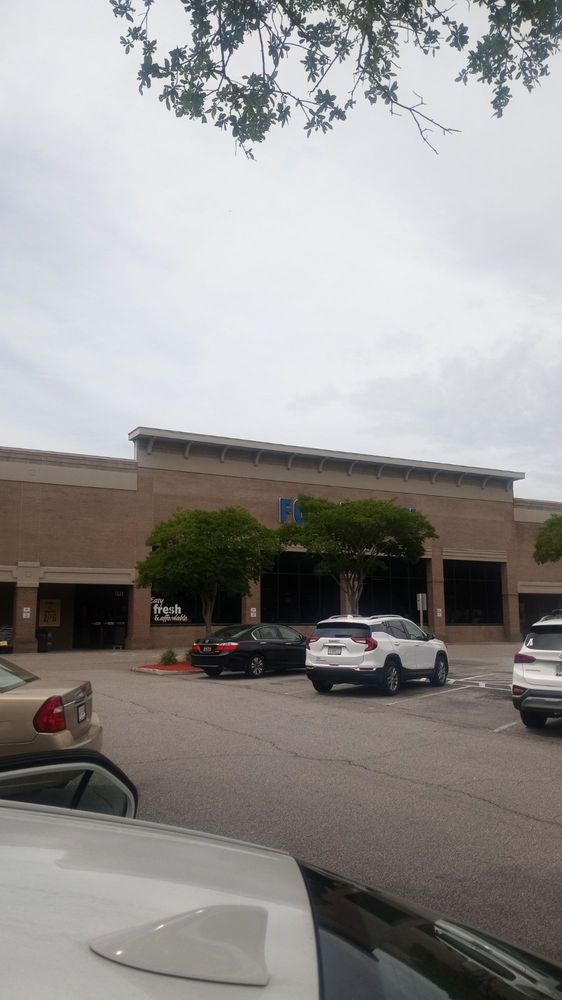Food Lion Store Number 1605 Logo