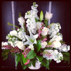 Tuckahoe Florist - Beautiful centerpiece made by Tuckahoe Florist!