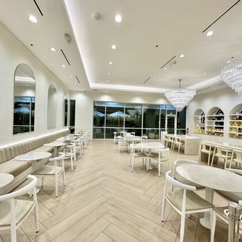 La La Land - Seating area - Cafes Near Me - Southlake, Texas La La Land - Seating area - Cafes Near Me - Southlake, Texas