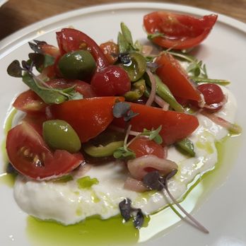 Mama - Burrata tomato salad - Italian Near Me - Oakland, California