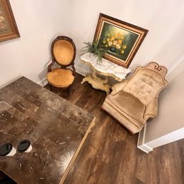 Alcove seating for four Alcove seating for four