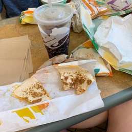 Love eating at this Taco Bell / Subway! There is even a Cinnabon place inside. It has something for everyone! Love eating at this Taco Bell / Subway! There is even a Cinnabon place inside. It has something for everyone!
