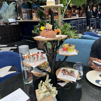 SUSHISAMBA Covent Garden - Afternoon Tea - Sushi Bars Near Me - London, XGL