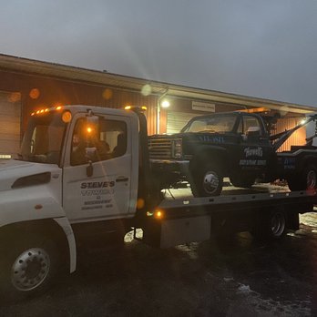 Steves Towing and Recovery - Tow truck towing a tow truck - Roadside Assistance Near Me - Middletown, Ohio Steves Towing and Recovery - Tow truck towing a tow truck - Roadside Assistance Near Me - Middletown, Ohio