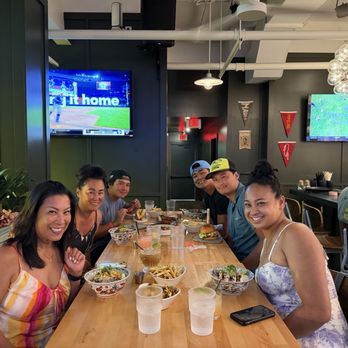 Happy Fish - Sports Bars Near Me - Lahaina, Hawaii