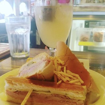 El Pub - Cuban Near Me - Miami, Florida