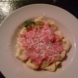 Da Carmine - Tortellini mit Spinat/Ricottafüllung in Zitronenbutter geschwenkt unter Carpaccio