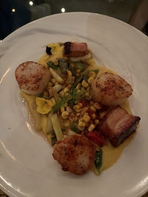 Lucy Restaurant & Bar by null