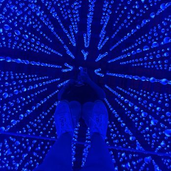 Bubble Planet - Mirror maze - Virtual Reality Centers Near Me - Oakland, California Bubble Planet - Mirror maze - Virtual Reality Centers Near Me - Oakland, California