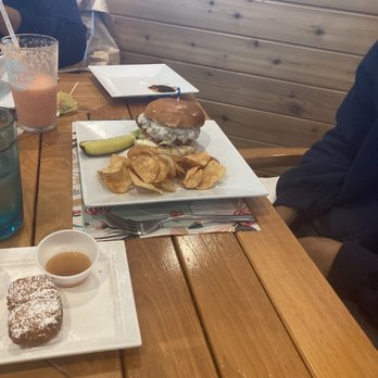 Chloez Cafe - Just a Burger, Beignets - Breakfast & Brunch Near Me - Fairfax Station, Virginia