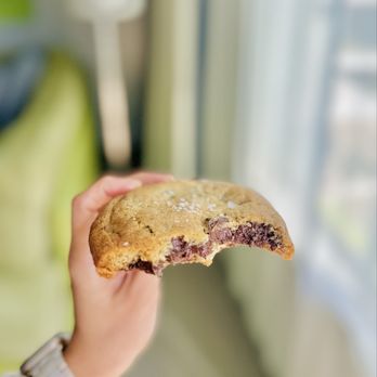 Cavatina - Chocolate Chip Cookies | SO SO GOOD!!! - New American Near Me - West Hollywood, California Cavatina - Chocolate Chip Cookies | SO SO GOOD!!! - New American Near Me - West Hollywood, California