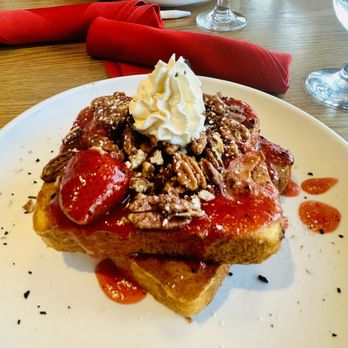 Scarlet Kitchen & Bar - Strawberry Bourbon Pecan French Toast - Breakfast & Brunch Near Me - Red Wing, Minnesota