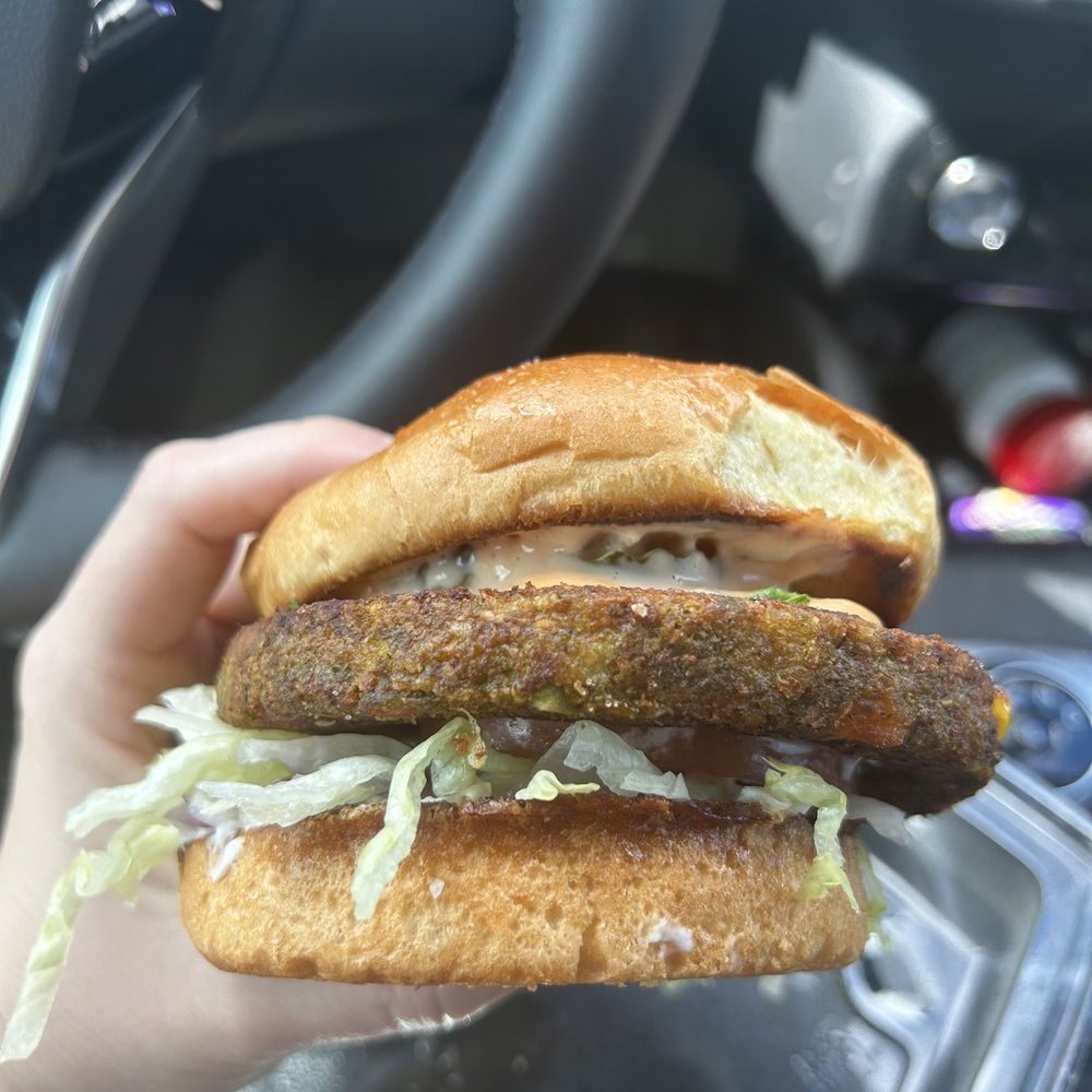 Black Bear Diner Arvin - The veggie burger is legit!! - Breakfast & Brunch Near Me - Arvin, California