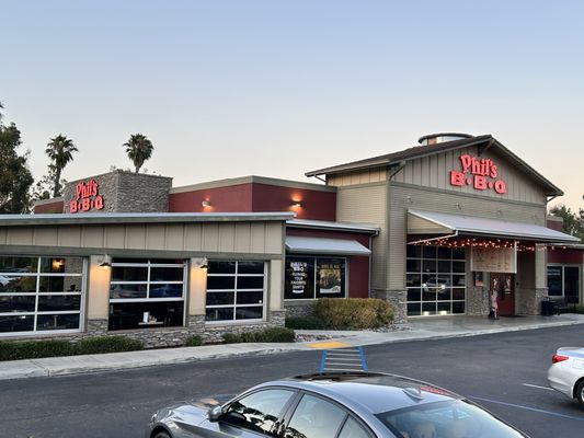 Phil's BBQ by null