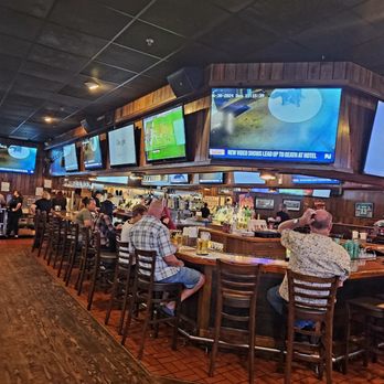 Miller's Ale House - The bar - American Near Me - Hollywood, Florida Miller's Ale House - The bar - American Near Me - Hollywood, Florida