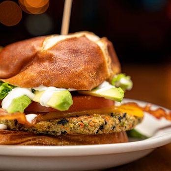 Jackson Ave Pub - Jackson Avenue Pub Naperville, IL. Best Burgers, sandwiches, wraps, flatbreads, appetizers, craft beer, cocktails, margaritas, sides, wine - Burgers Near Me - Naperville, Illinois