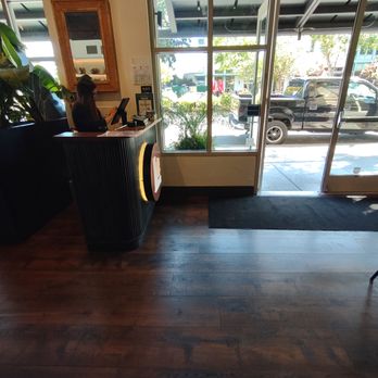 Limón - Interior Entrance - Peruvian Near Me - Mountain View, California